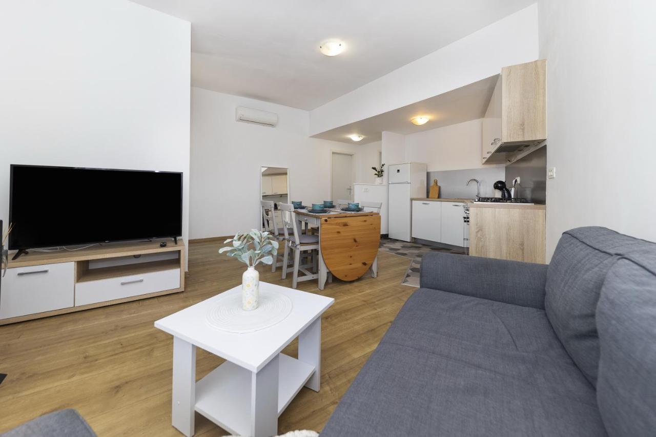 Apartments 23 And 25 With Free Private Parking Zadar Eksteriør billede