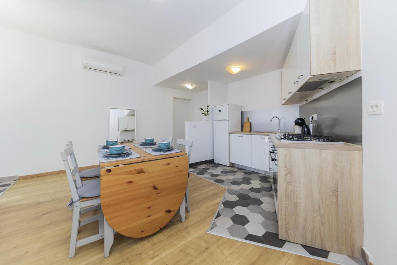 Apartments 23 And 25 With Free Private Parking Zadar Eksteriør billede