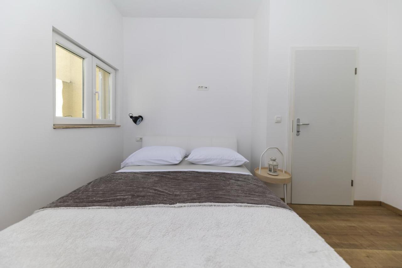 Apartments 23 And 25 With Free Private Parking Zadar Eksteriør billede