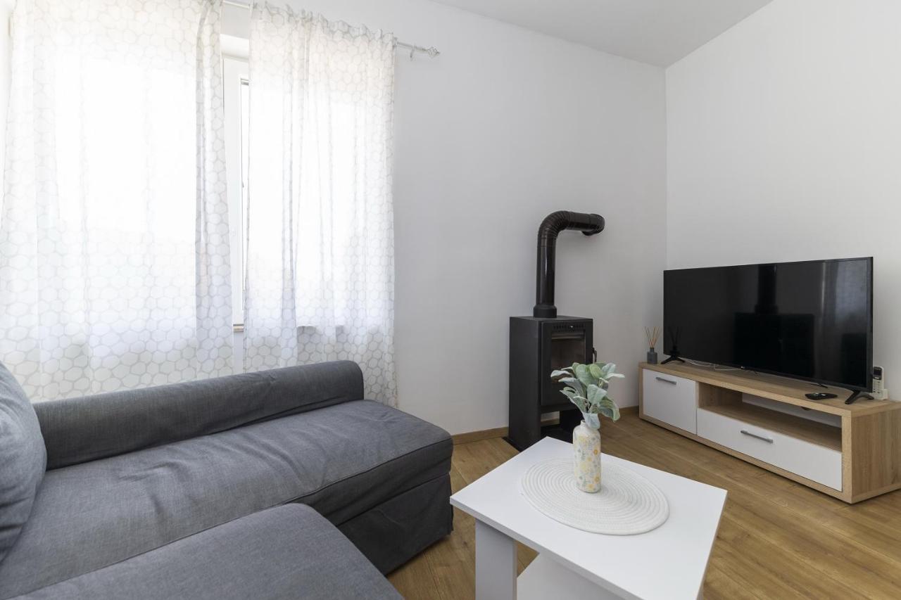 Apartments 23 And 25 With Free Private Parking Zadar Eksteriør billede