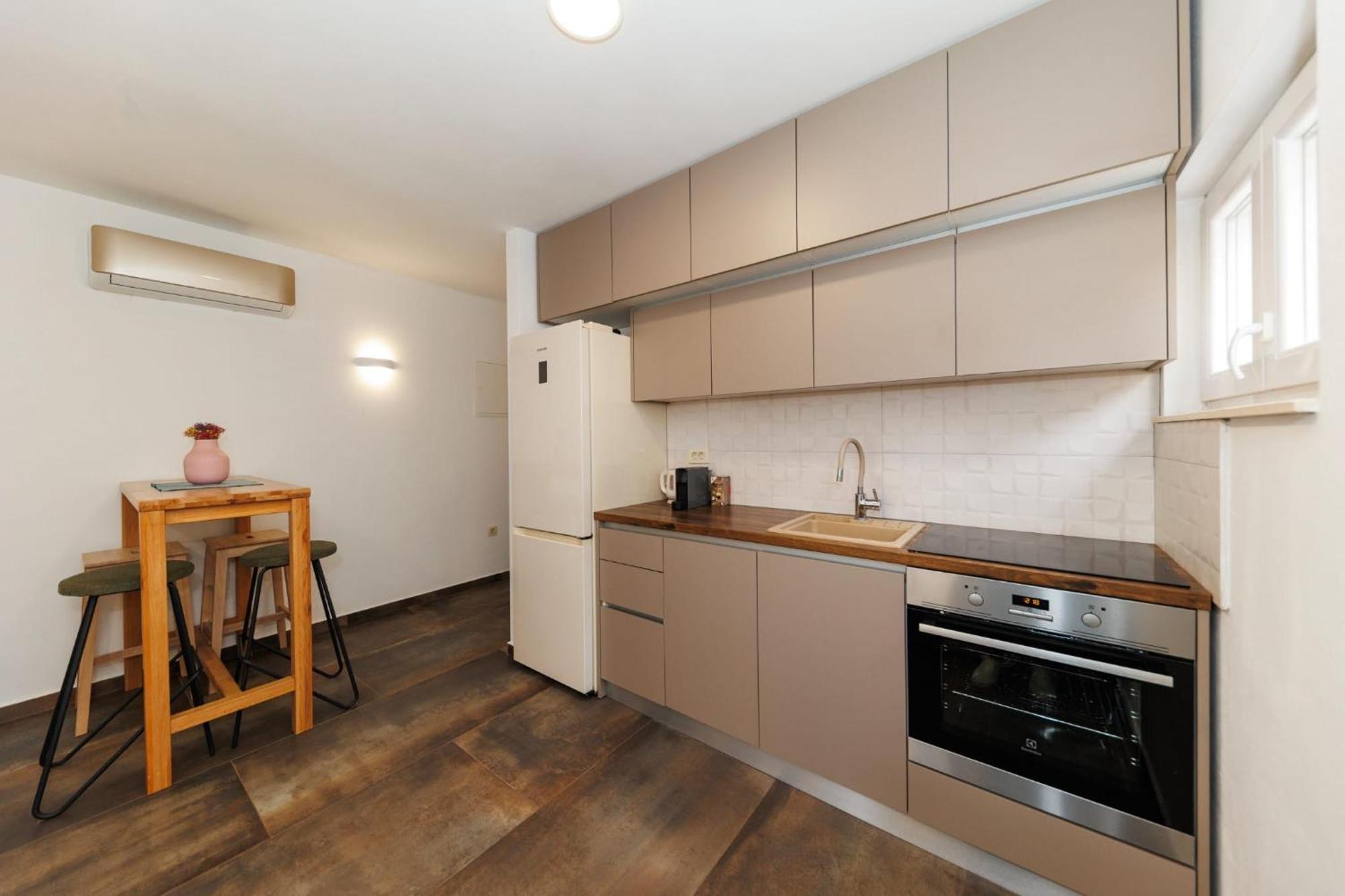 Apartments 23 And 25 With Free Private Parking Zadar Eksteriør billede